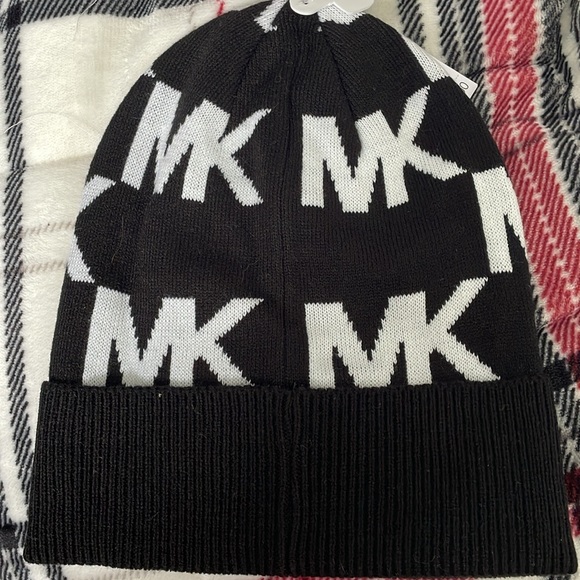 Michael Kors Cuff Toque NWT - Picture 5 of 5